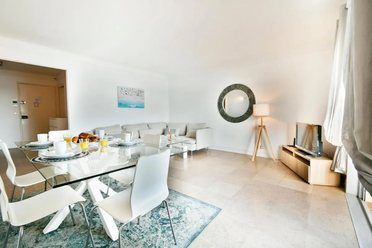 Image 5 of Plage du midi- Vue sur mer Standing Presta