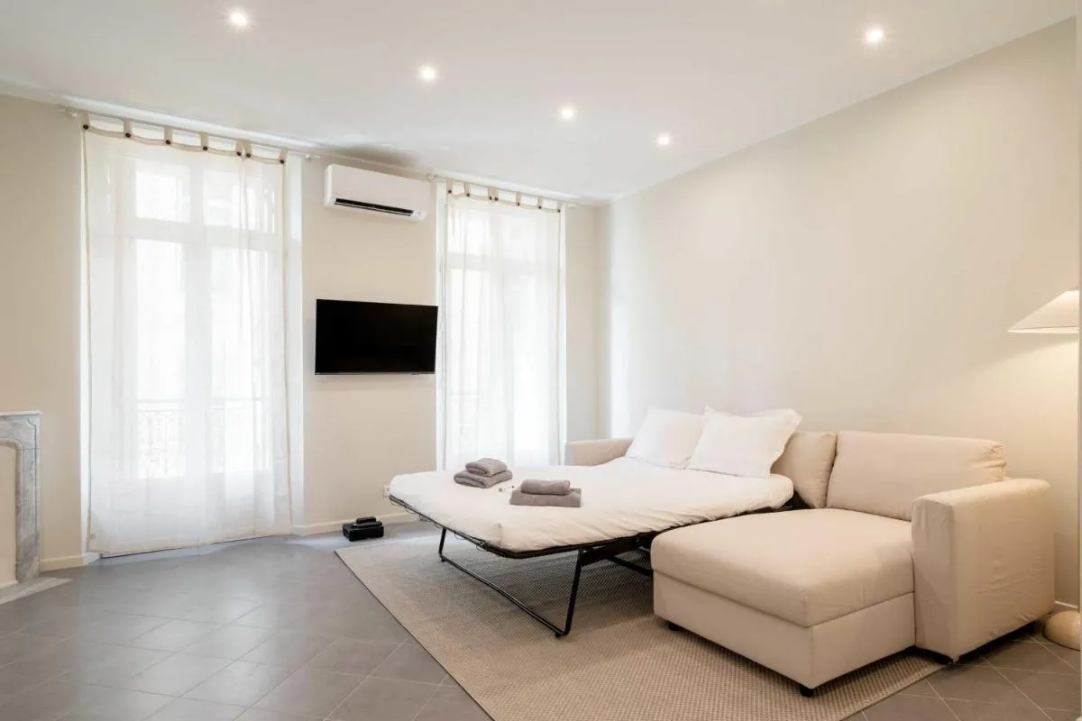 Image 5 of Quiet and luxurious apartment – Cannes Center