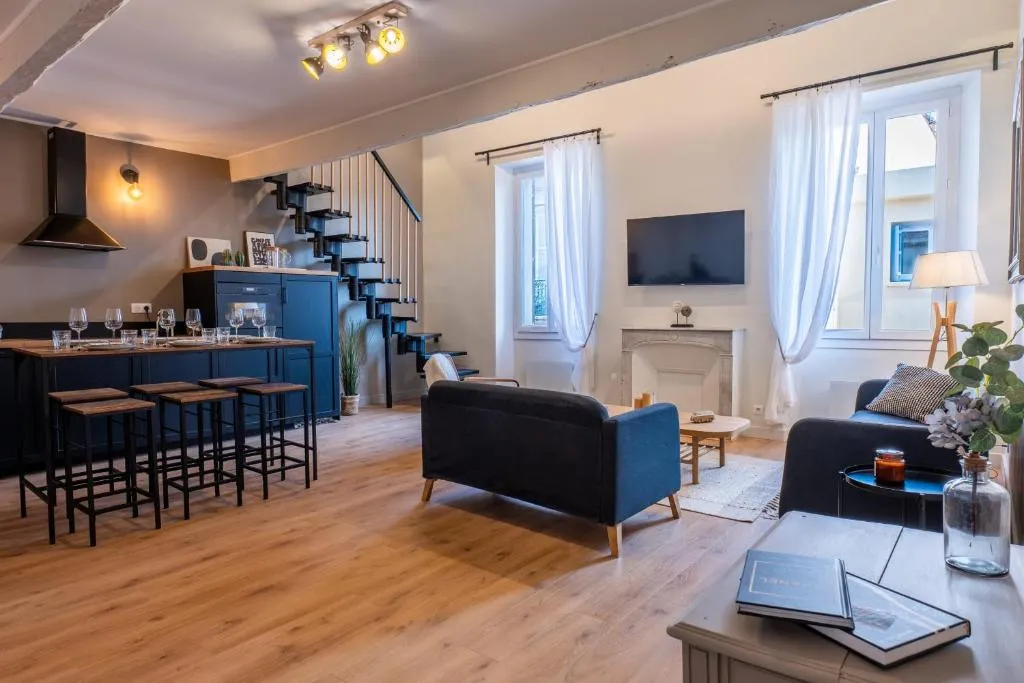 Image of RARE ! Stylish duplex in the heart of Cannes