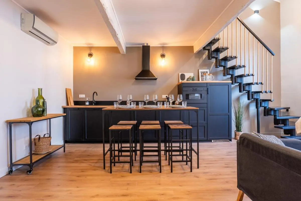 Image 1 of RARE ! Stylish duplex in the heart of Cannes