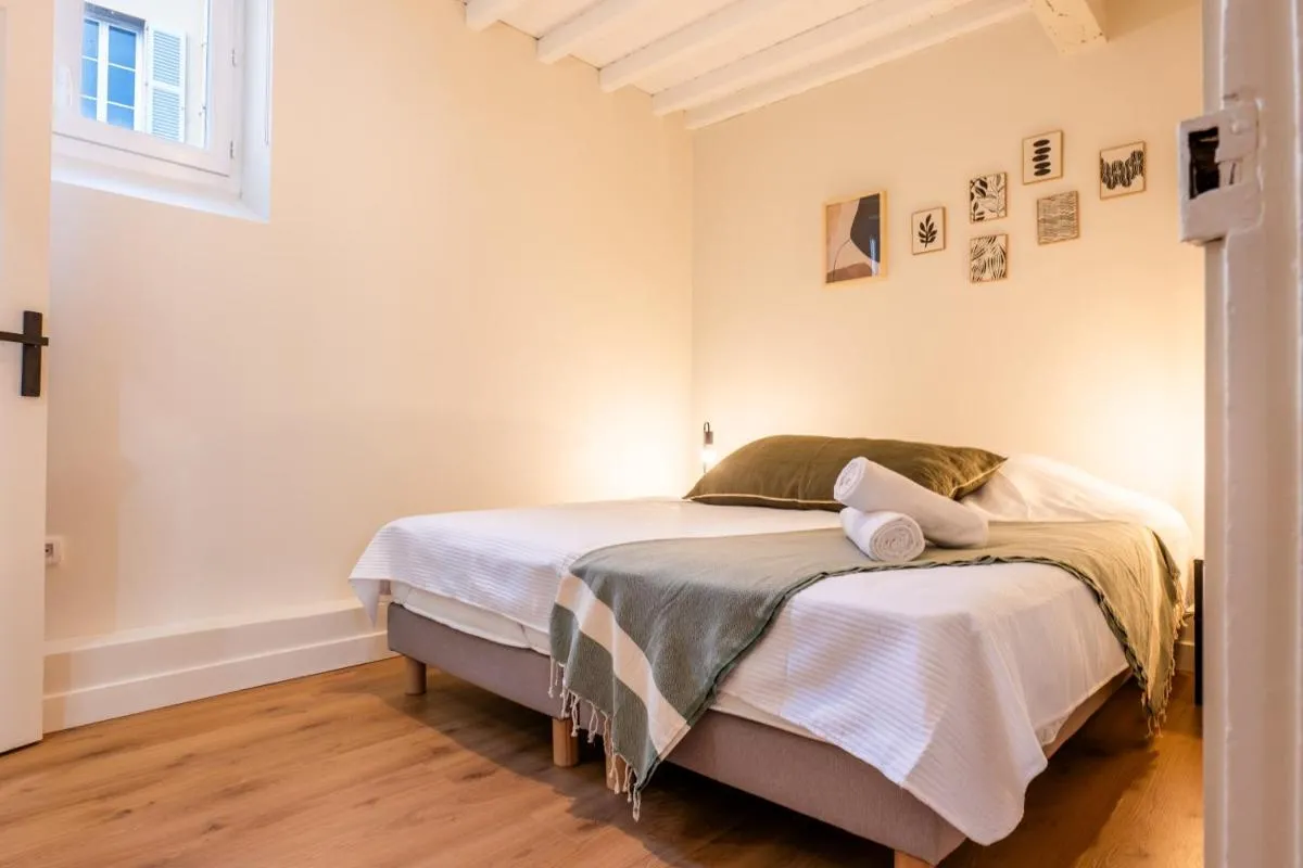 Image 2 of RARE ! Stylish duplex in the heart of Cannes