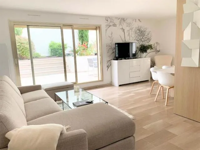 Image 4 of ROOFTOP CROISETTE/ALEXANDRE III