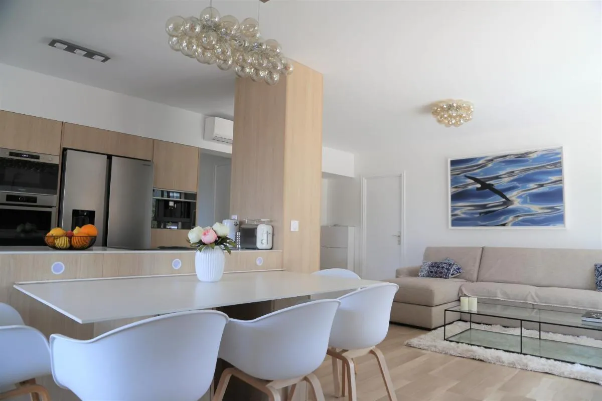 Image 3 of ROOFTOP CROISETTE/ALEXANDRE III