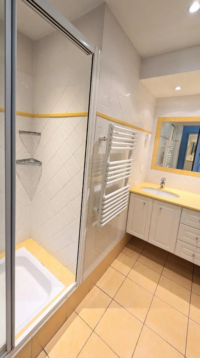 Image 3 of Ref BELLAMARE