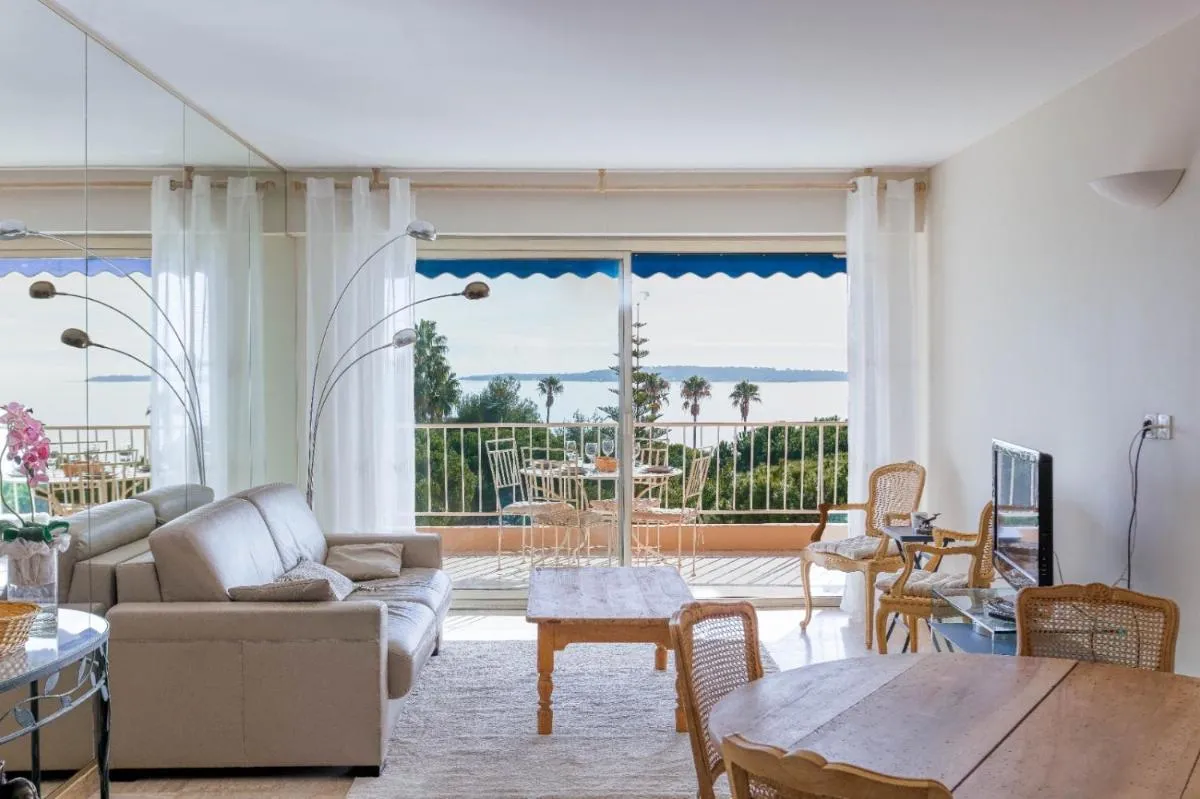 Image 5 of Reflets d’Azur – Vue mer, plage, neuf, moderne