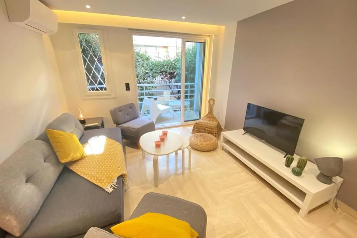 Image 1 of Renovated 2 bedrooms – Boulevard de la Croisette