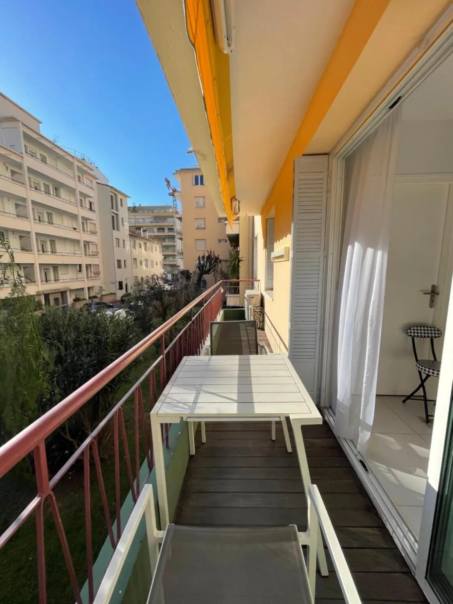 Image 5 of Renovated Cannes Centre Banane balcon