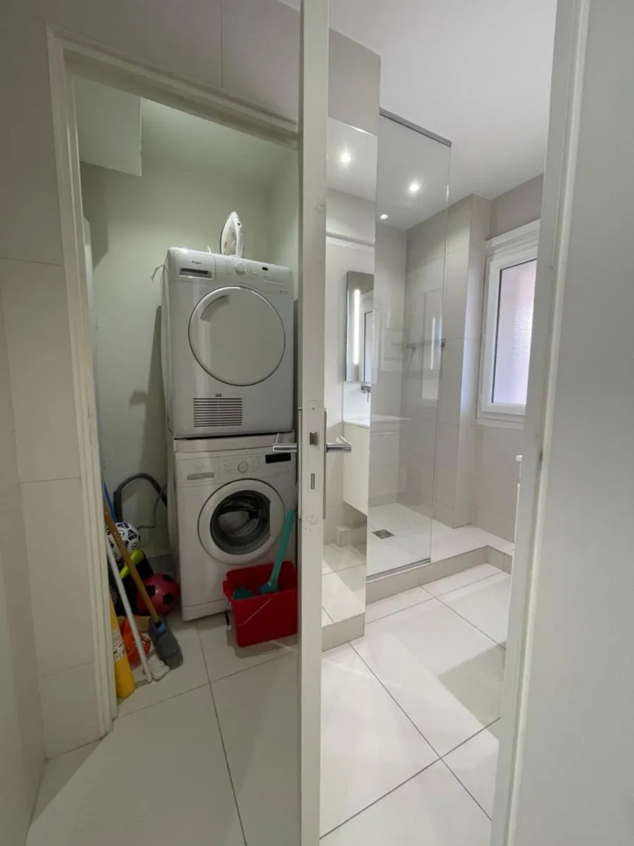 Image 2 of Renovated Cannes Centre Banane balcon