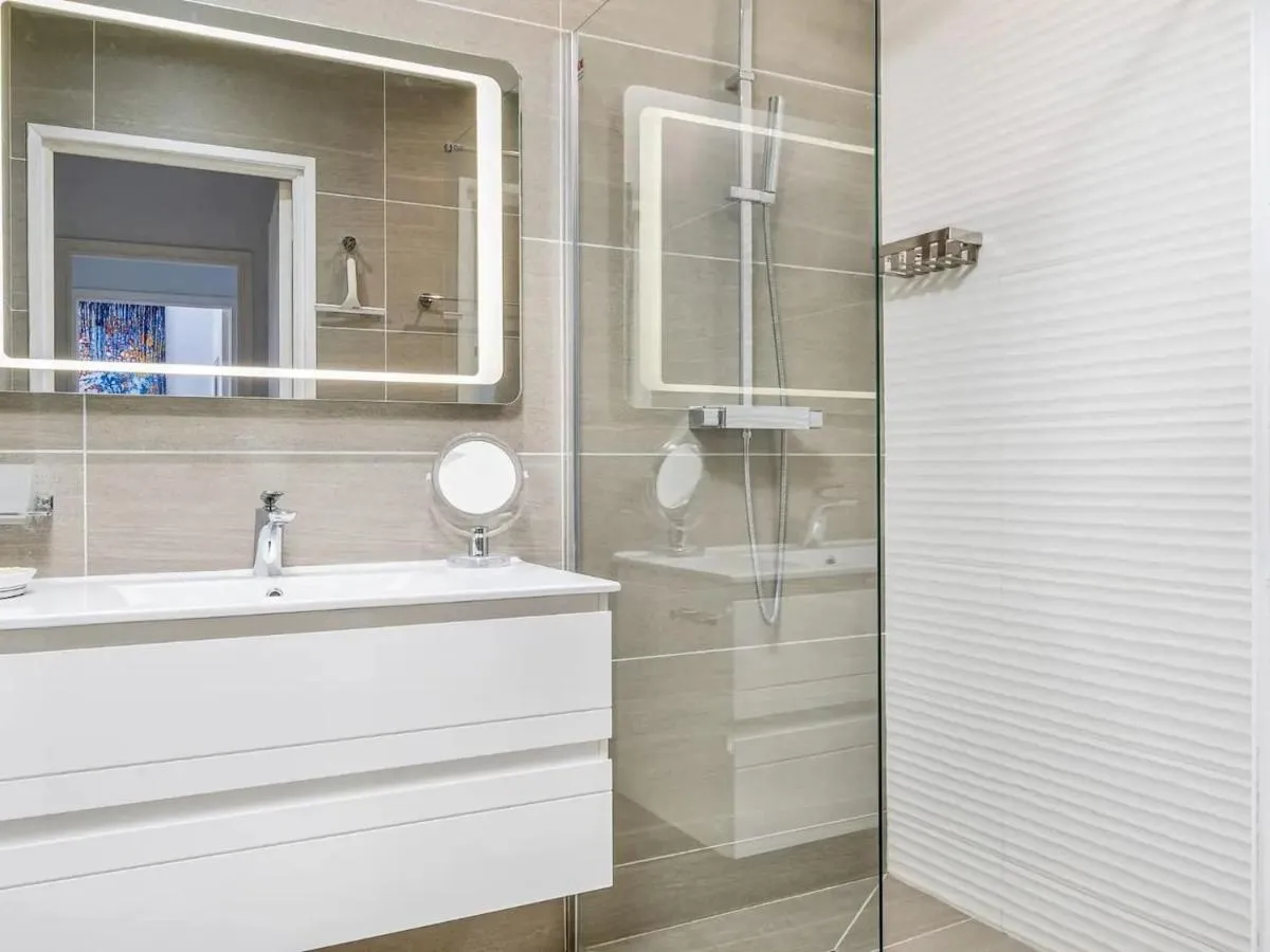 Image 4 of Résidence Fleurie One Bedroom Apartment