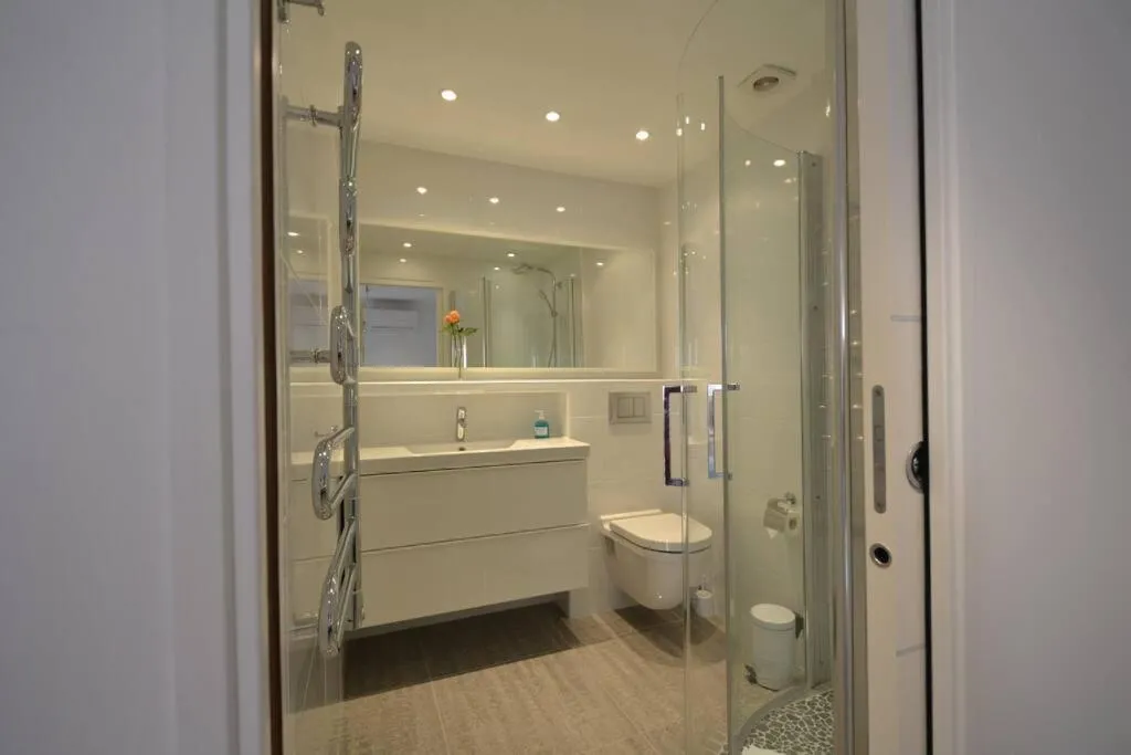 Image 2 of Résidence MANDARINIERS Cannes