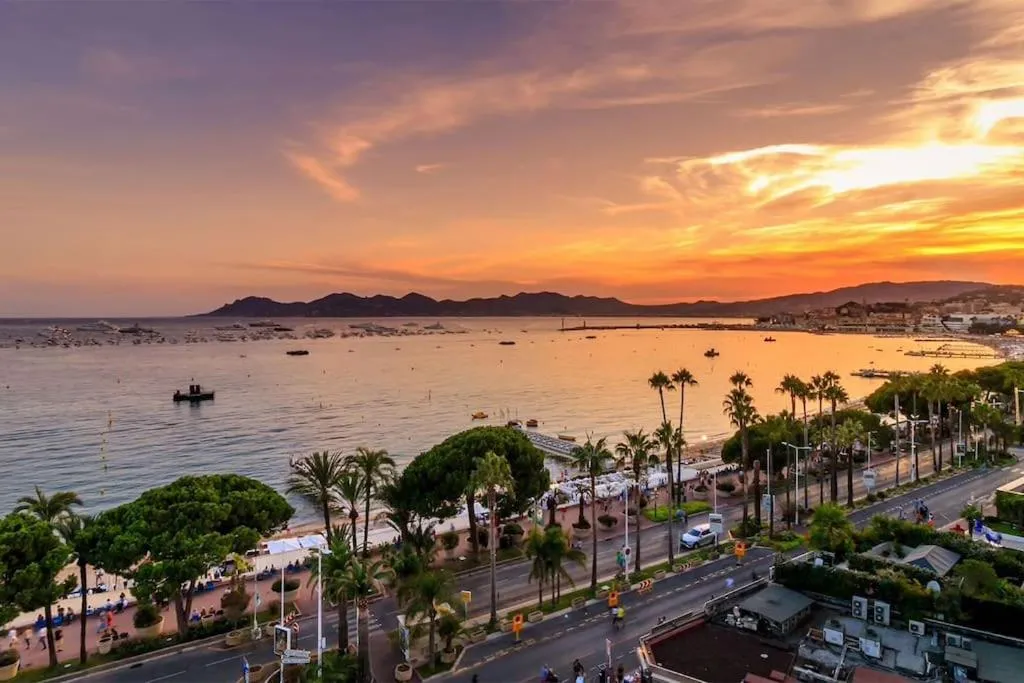 Image 2 of Riviera Beach, Design apartement near Croisette