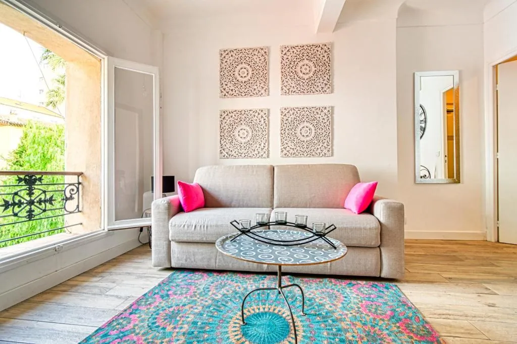 Image of Romantic and new apartment in the famous Rue Meynadier in the supercentre of Cannes