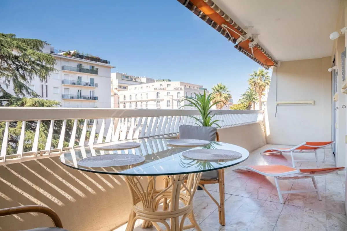 Image 1 of Rue d’Antibes Cannes Bright apartment with terrace