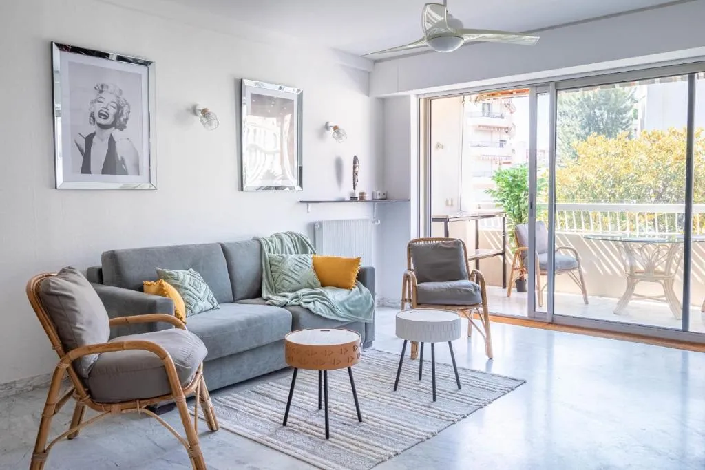 Image of Rue d’Antibes Cannes Bright apartment with terrace