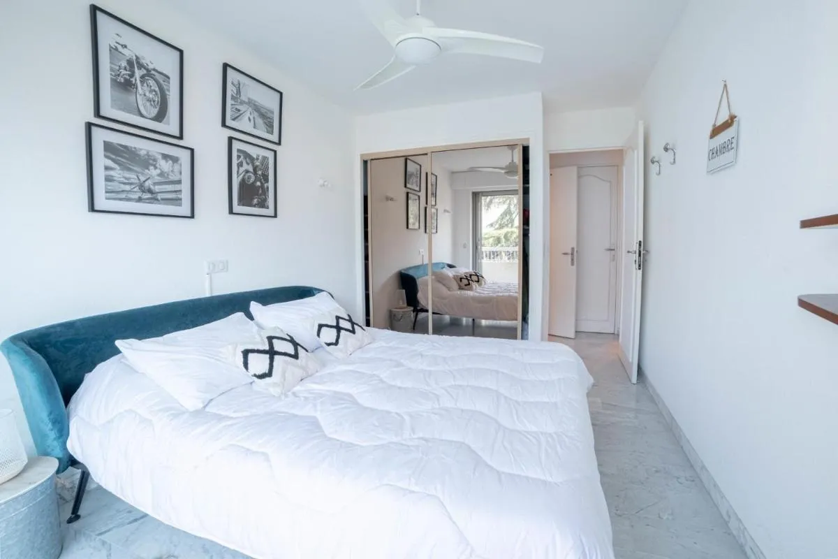 Image 6 of Rue d’Antibes Cannes Bright apartment with terrace