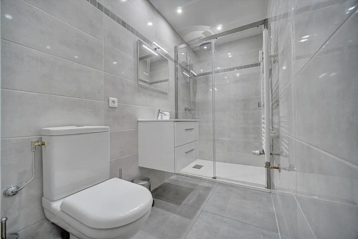 Image 5 of STUDIO MODERNE RENOVE 2MiN CROISETTE A0B166