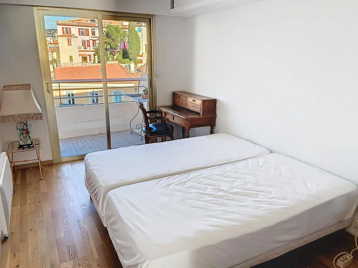 Image 1 of Situation et vue exceptionnelles 338L ROLL