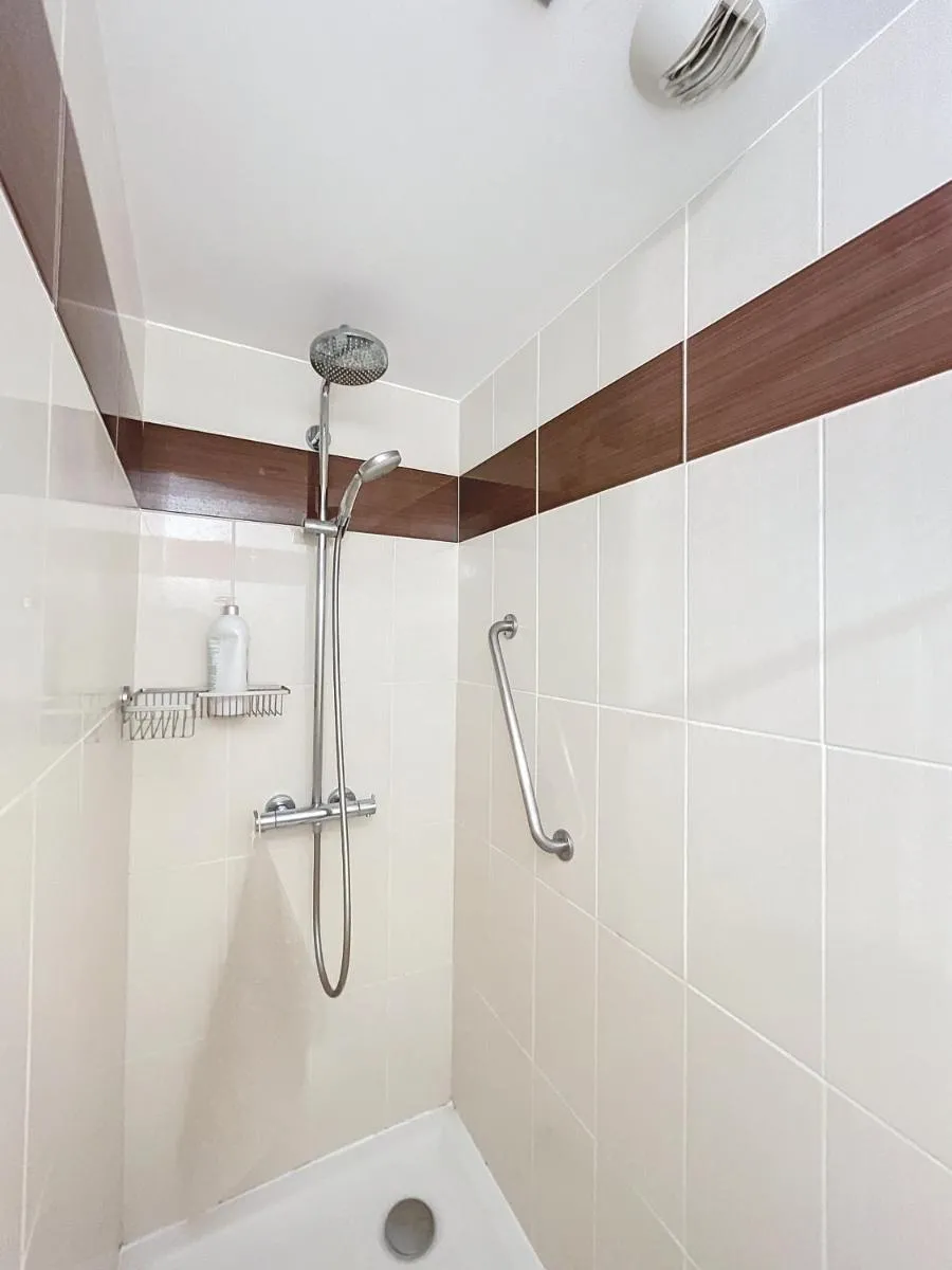 Image 6 of Situation et vue exceptionnelles 338L ROLL