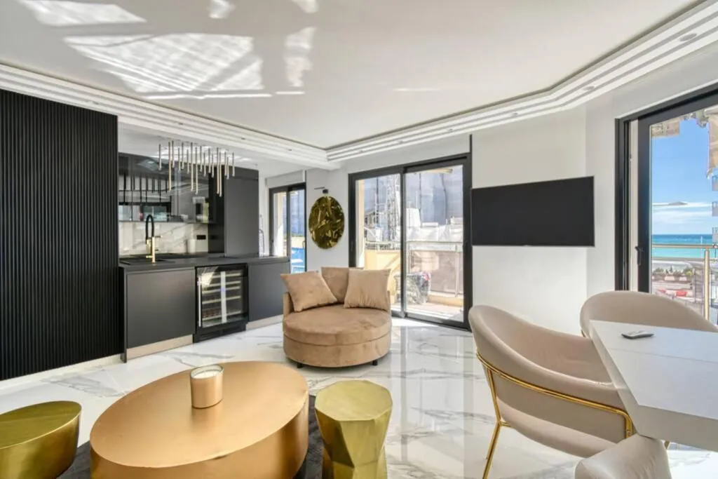 Image 3 of Somptueux logement,Cannes Croisette,4 Étoiles****