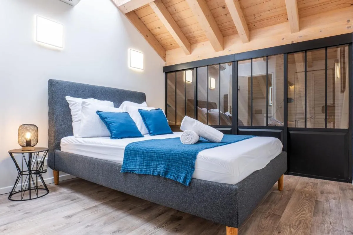 Image 2 of Spacious Duplex in the Heart of Cannes