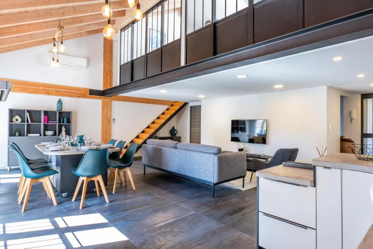 Image 4 of Spacious Duplex in the Heart of Cannes