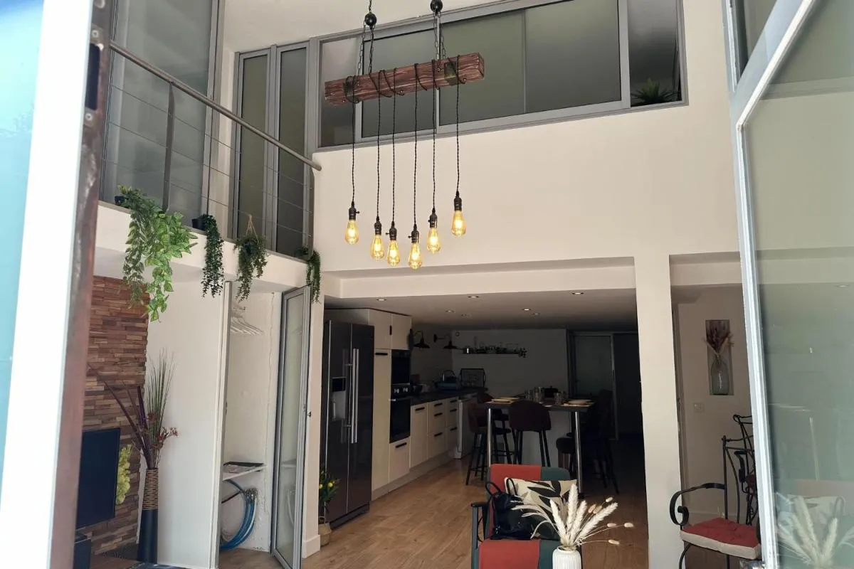 Image 3 of Spacious duplex near the city center of Cannes