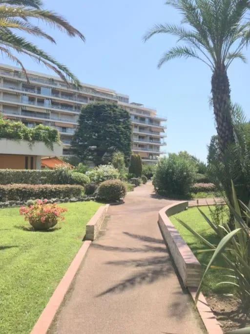 Image 5 of Studette Pointe Croisette – Axelle Loc’Appart