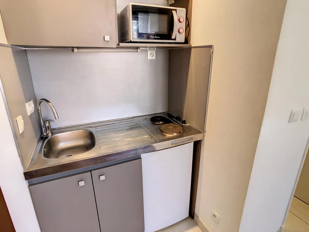 Image 3 of Studio Carré d’Or. 2 mins from the Croisette. 143