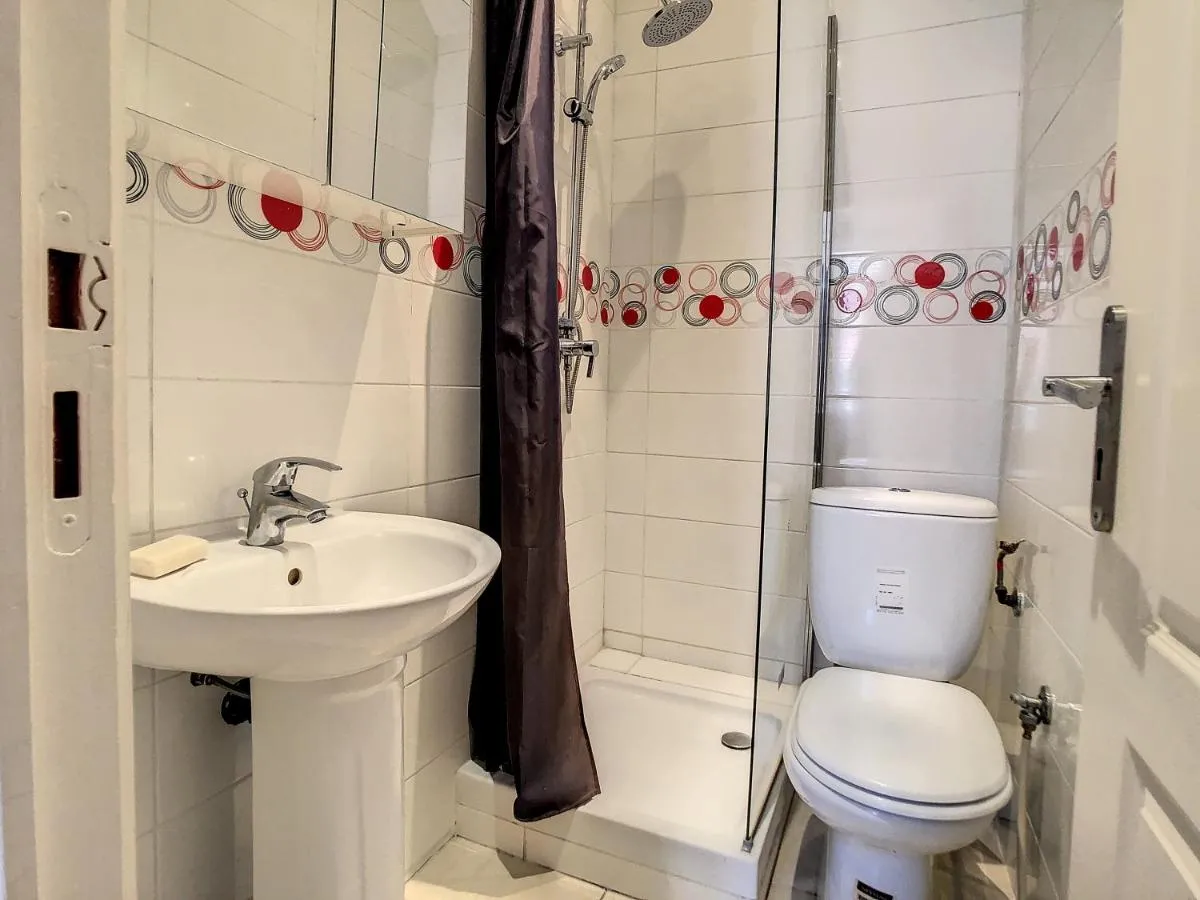 Image 5 of Studio Carré d’Or. 2 mins from the Croisette. 143