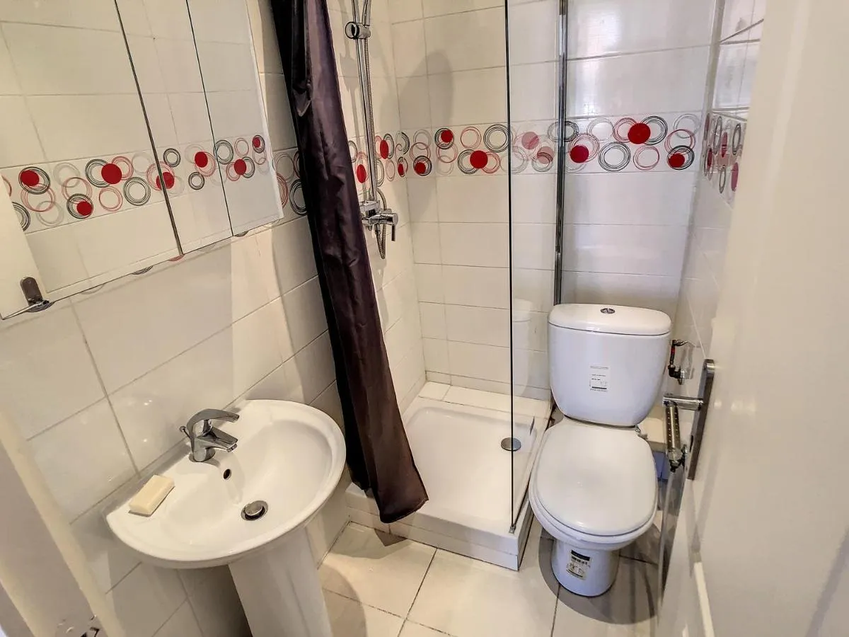 Image 4 of Studio Carré d’Or. 2 mins from the Croisette. 143