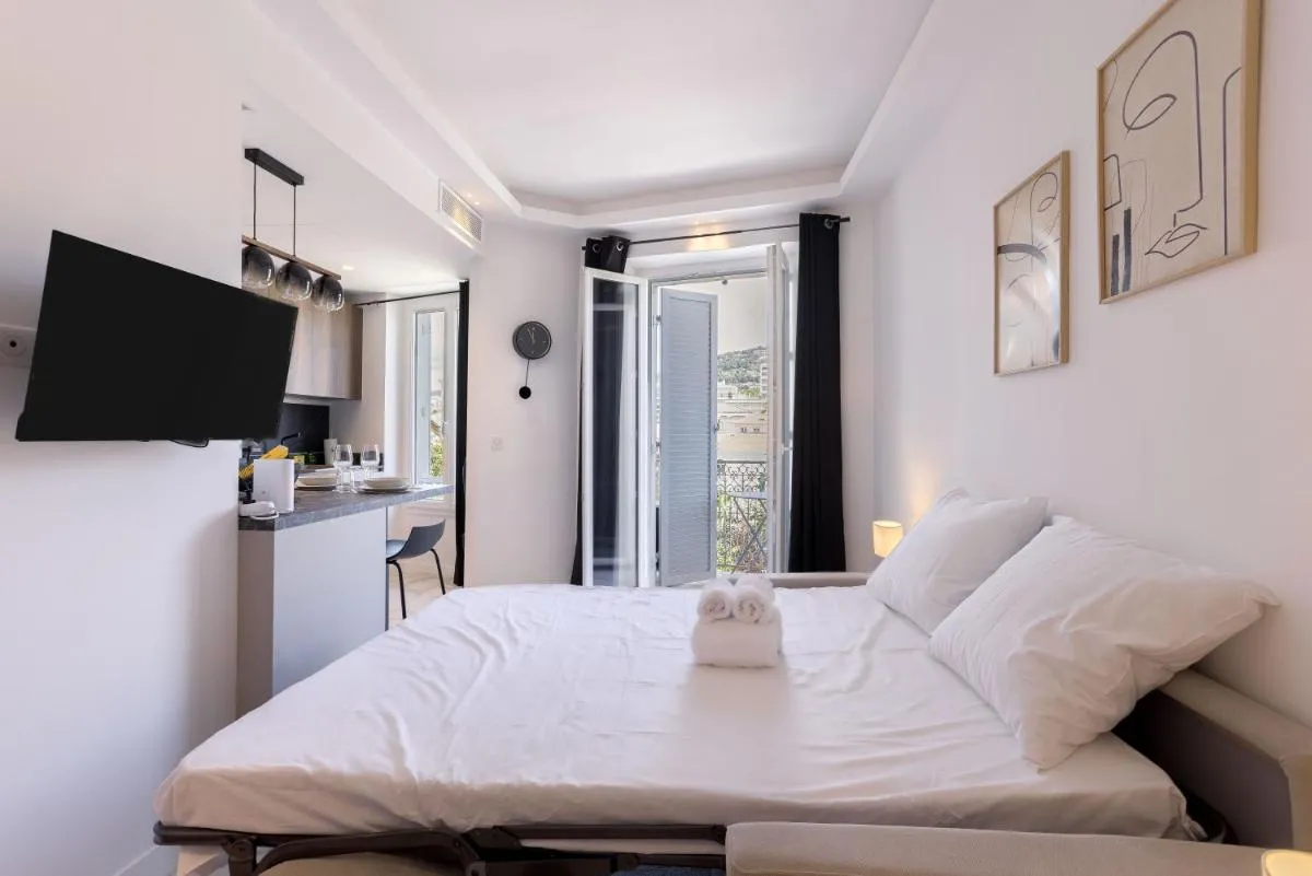 Image 5 of Studio Jules – Bd de Lorraine