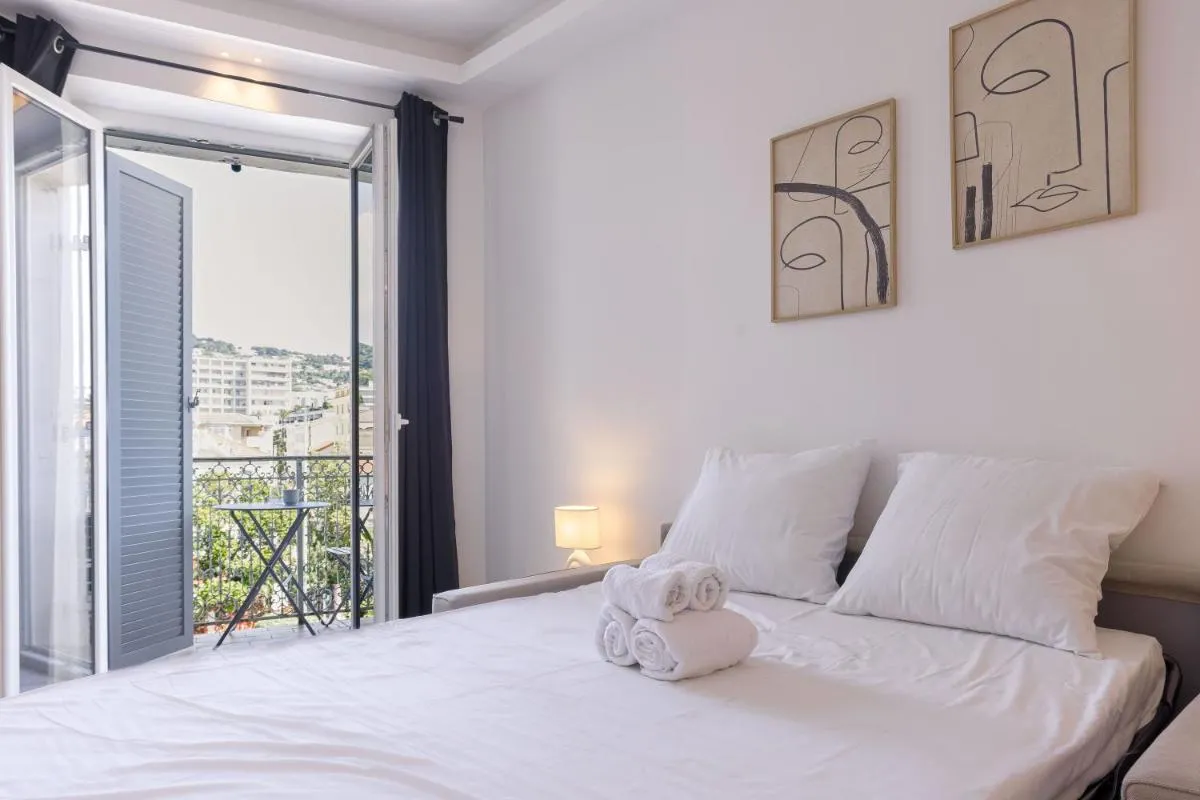 Image 1 of Studio Jules – Bd de Lorraine