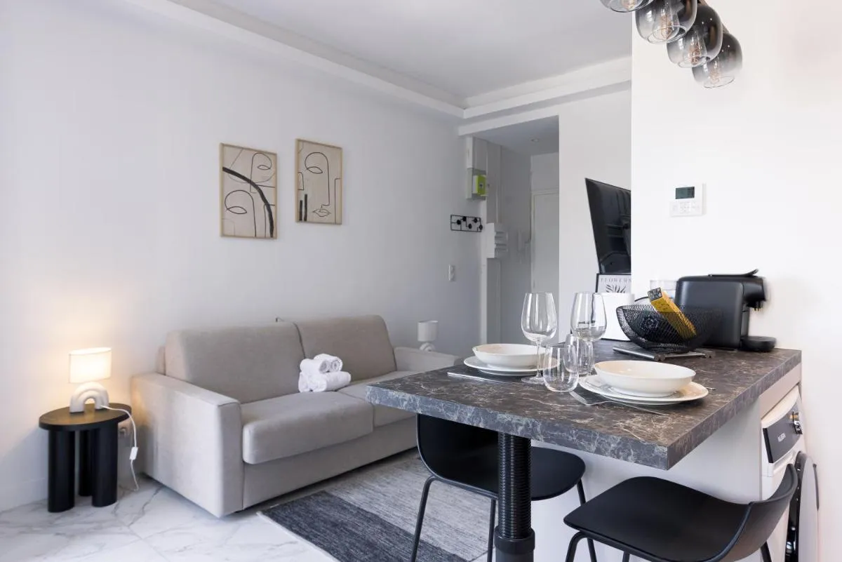 Image 3 of Studio Jules – Bd de Lorraine