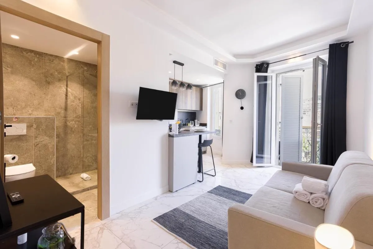 Image 4 of Studio Jules – Bd de Lorraine