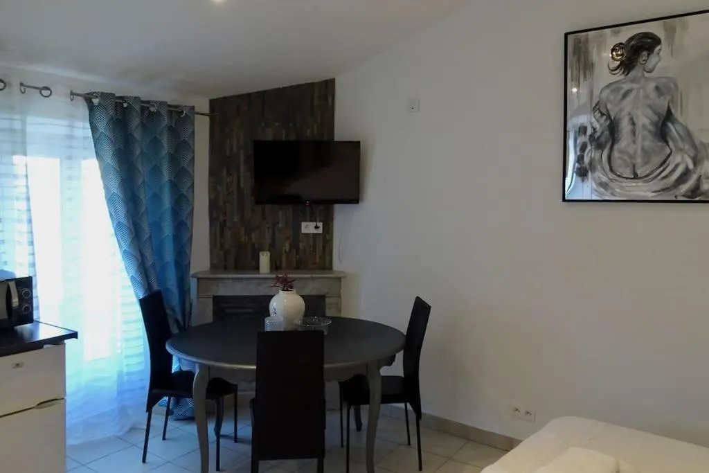 Image 4 of Studio Suquet 3