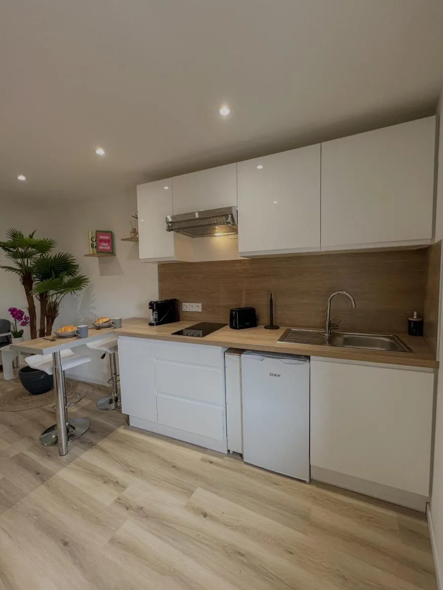 Image 2 of Studio Vue Mer au coeur du Suquet