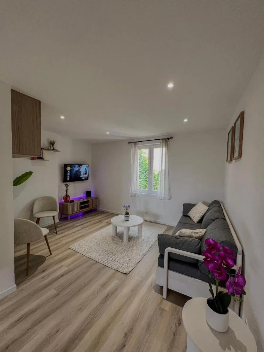 Image 3 of Studio Vue Mer au coeur du Suquet