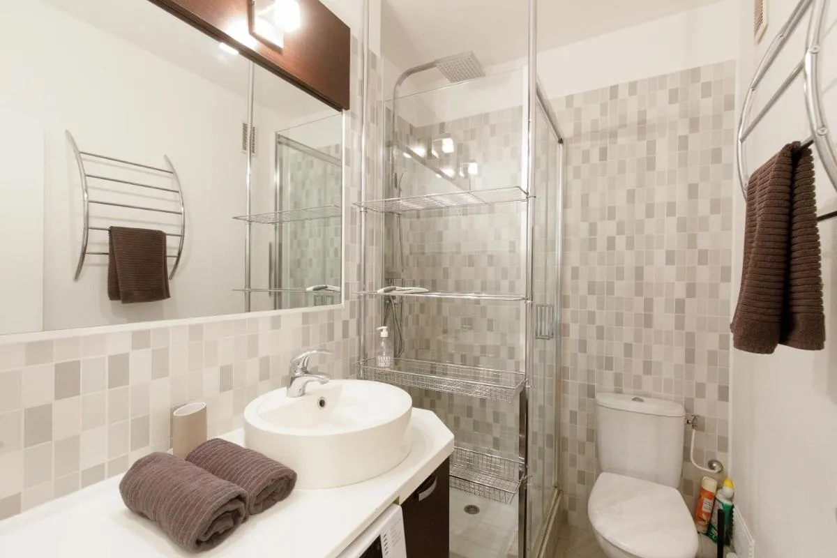 Image 4 of Studio très spacieux et Design LE BELLA Climatisé