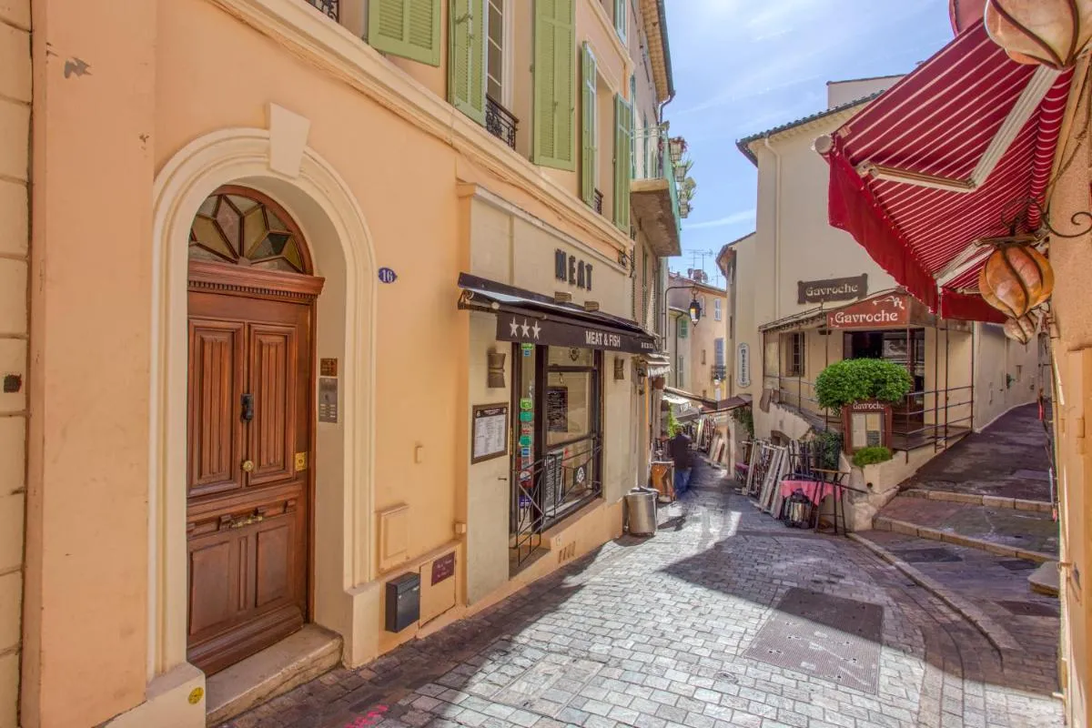 Image 5 of Style in Cannes-Beautiful Apt-5 mins stroll to Festival-Beach-Port
