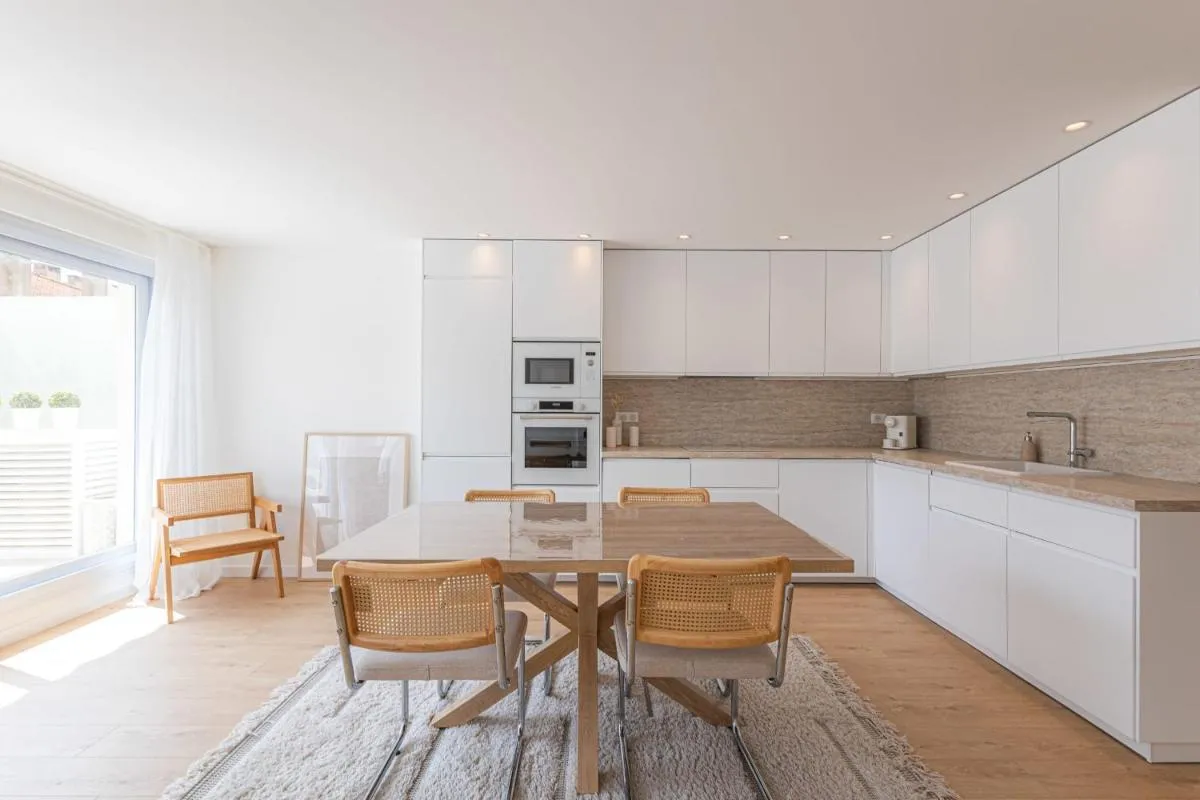 Image 6 of Sublime 3 pièces entièrement rénové dans le centre de Cannes