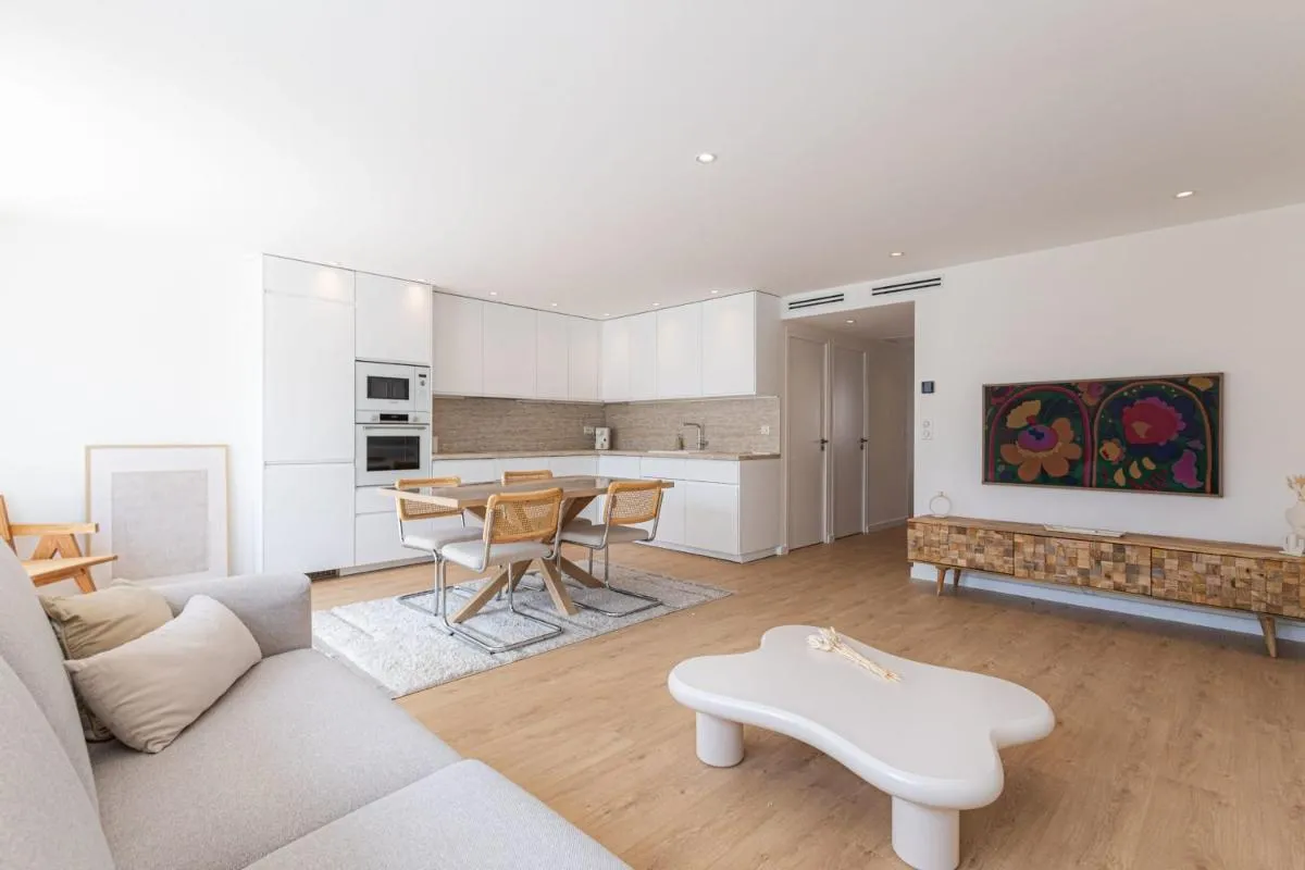 Image 5 of Sublime 3 pièces entièrement rénové dans le centre de Cannes