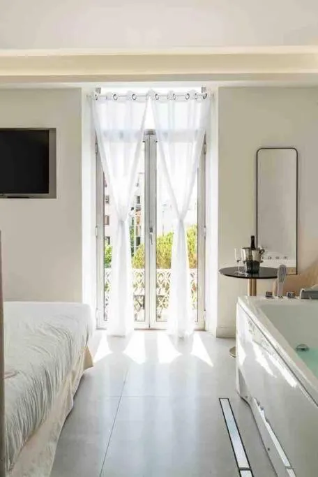 Image 2 of Suite luxe jacuzzi