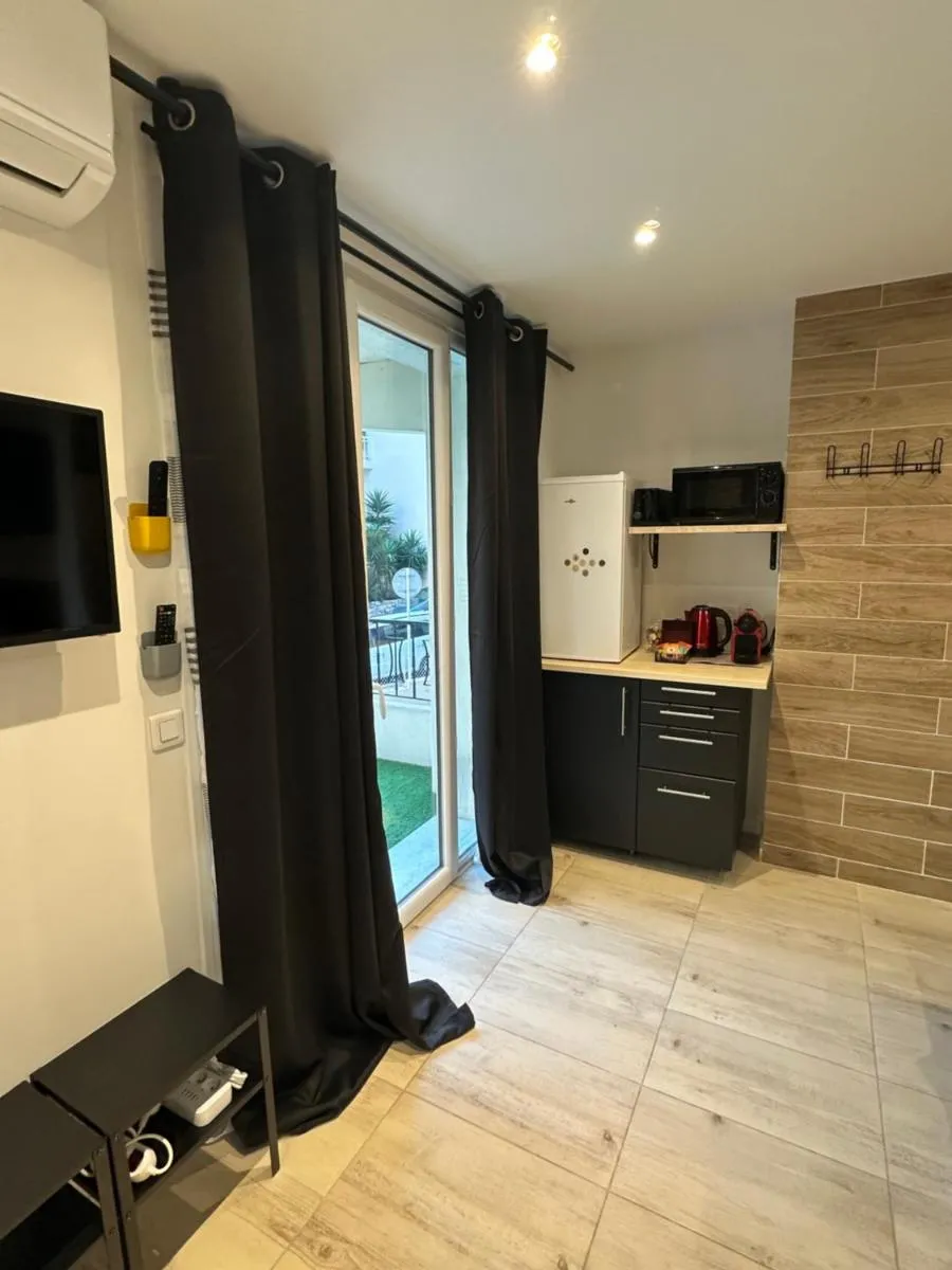 Image 3 of Sunny Vibes Studio Centre Cannes