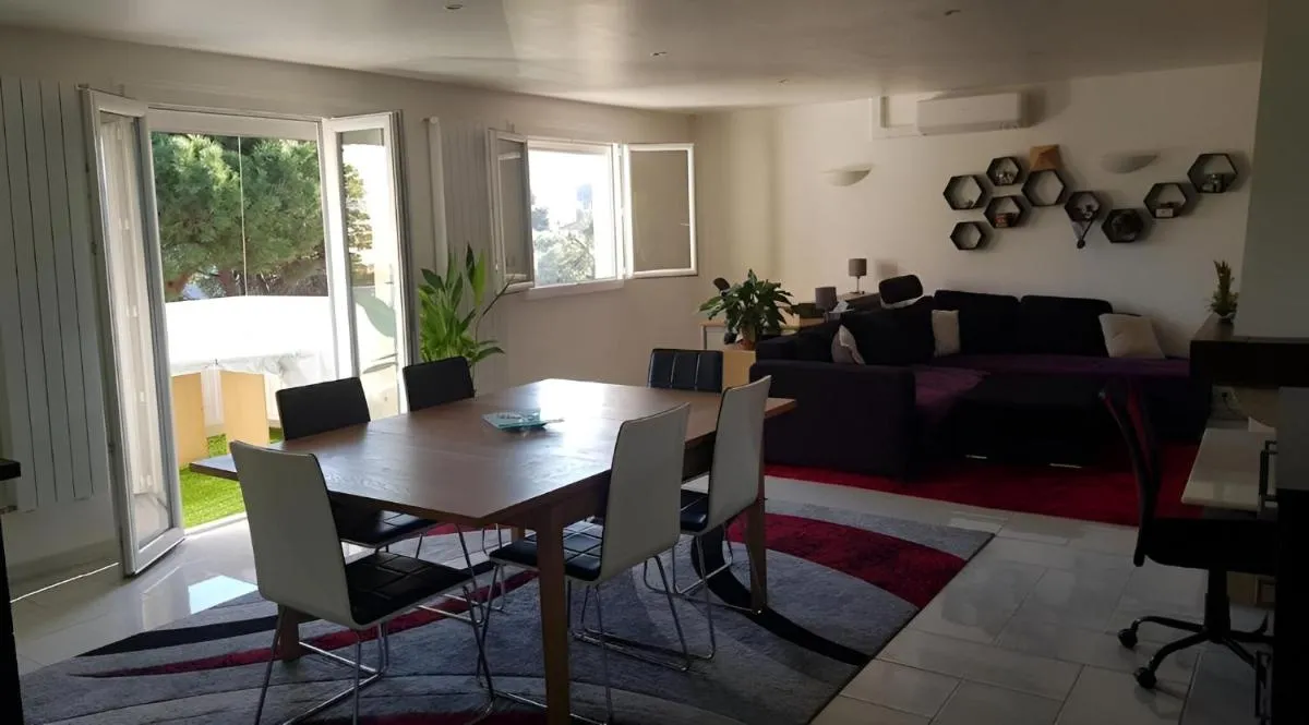 Image 1 of Sunshine in Cannes