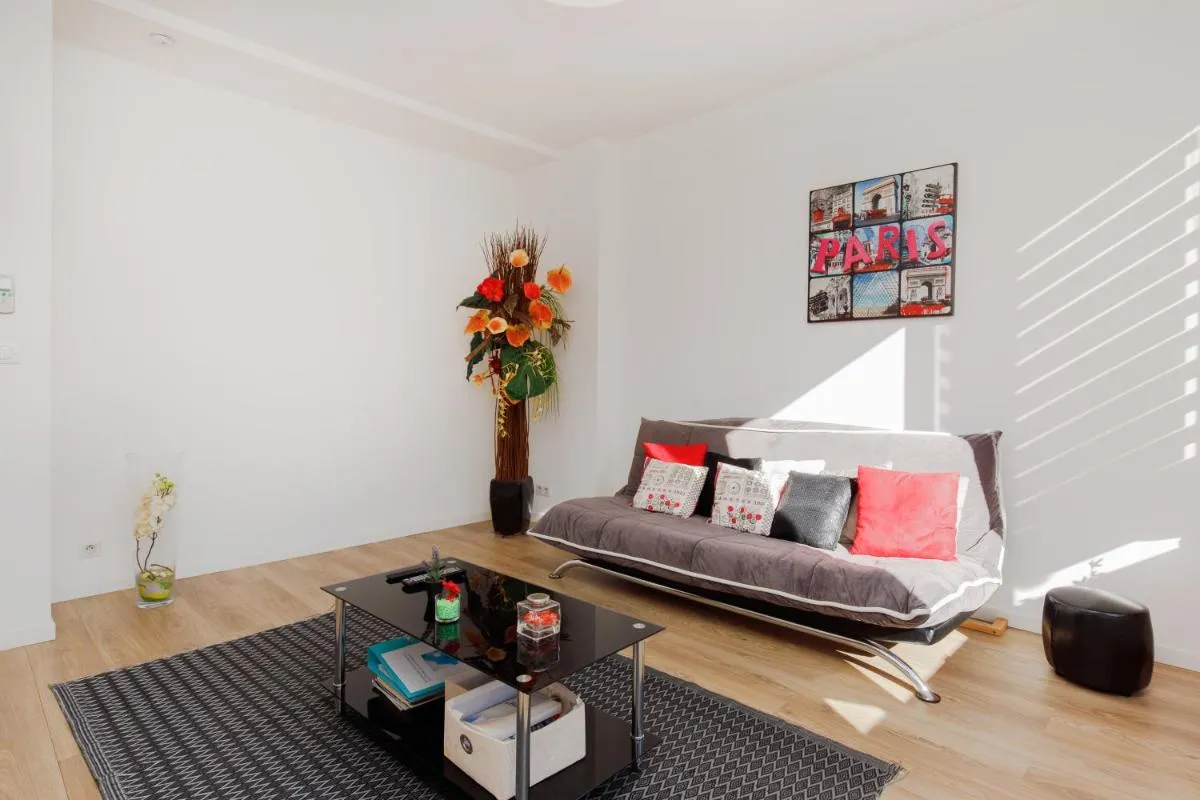 Image 2 of SuperCannes Center – Parking – Spacieux 70 Metres – Clim – Wifi