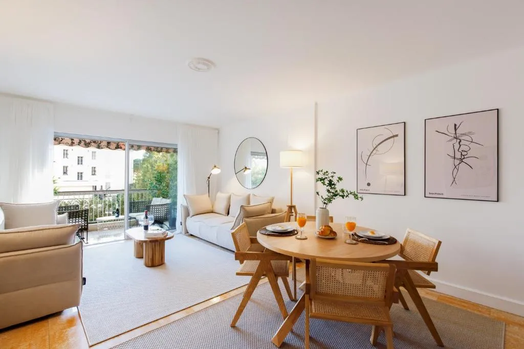 Image of Super Californie YourHostHelper