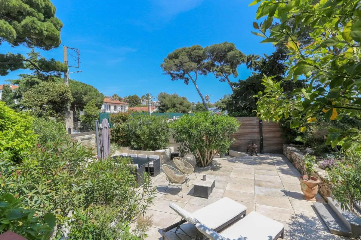 Image 1 of Superb 3BR with AC Sea view PARKING and Garden – BENAKEY