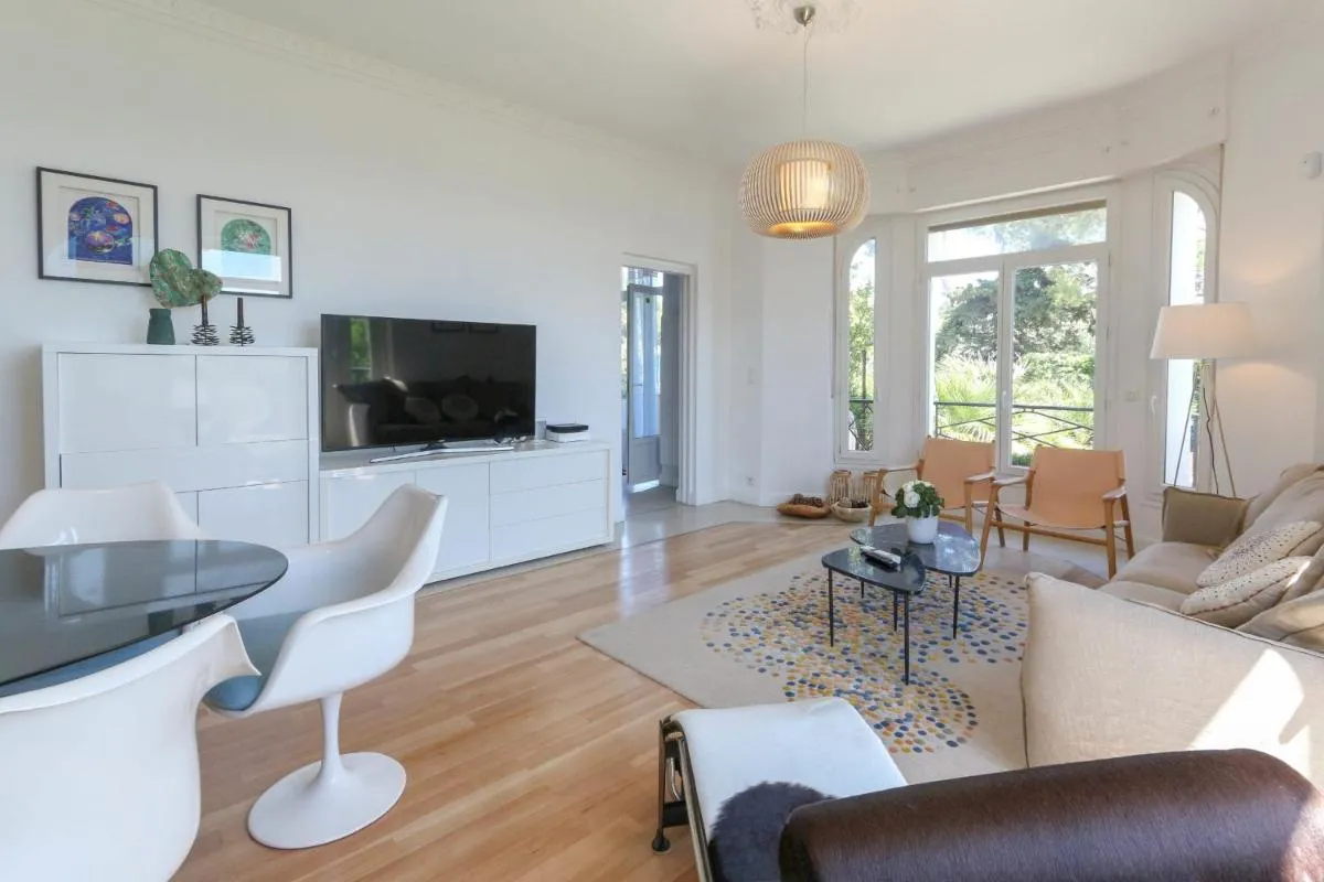 Image 4 of Superb 3BR with AC Sea view PARKING and Garden – BENAKEY