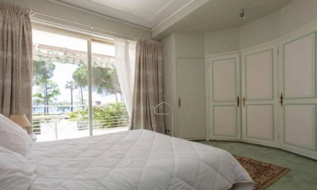 Image 1 of Superbe Appartement vue mer Pointe Croisette