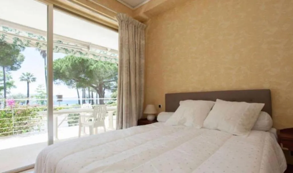 Image 5 of Superbe Appartement vue mer Pointe Croisette